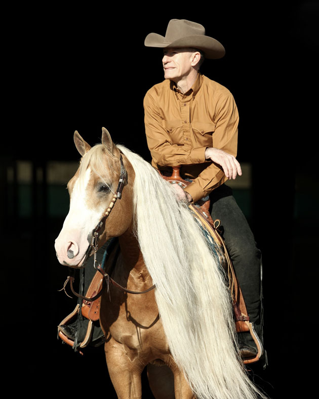 Lyle Lovett on horse, Smart and Shiney