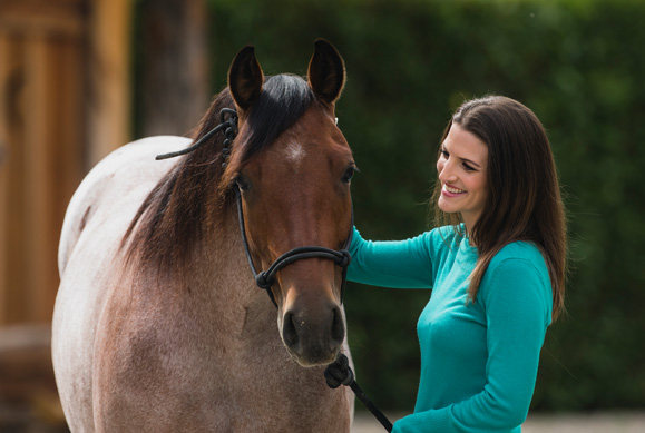 Platinum advisor Alyssa with horse